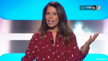 The red shirt printed pineapple Myriam Seurat Motus of the 05/01/2018