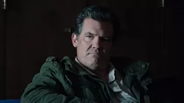 The beige shirt of Matt Burn (Josh Brolin) in Sicario : the Day of the Soldado