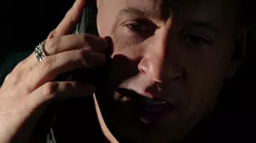 La bague sculptée avec des crânes portée par Xander Cage (Vin Diesel) dans le film xXx : Reactivated