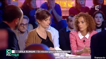 The dress in jacquard Leila Slimani in #Cpolitique of the 14/01/2018