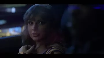 El traje a rayas de Gucci de Taylor Swift en End Game con Ed Sheeran y Future