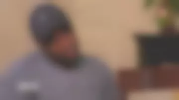 La casquette de Teddy Riner dans Envoyé Spécial du 23.11.2017 sur France 2