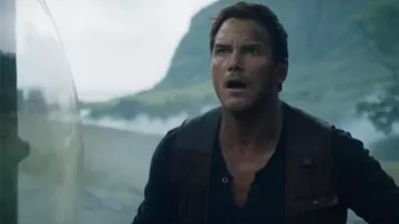 J. Crew blue t-shirt worn by Owen Grady (Chris Pratt) in Jurassic World: Fallen Kingdom