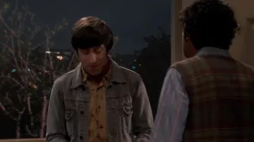 The floral shirt of Howard Wolowitz (Simon Helberg) in The Big Bang Theory S11E11