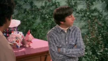 Le UrbanOutfitters Shirt de Howard Wolowitz (Simon Helberg) dans La Théorie du Big Bang S11E11