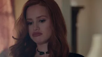 Le choker / collier Ste­phan & Co de Cheryl Blossom (Madelaine Petsch) dans Riverdale S02E06