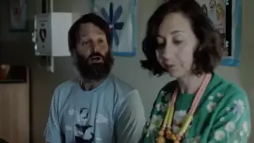 Le t-shirt baleines de Phil Mil­ler (Will Forte) dans Last Man On Earth S04E04