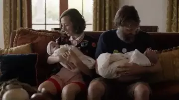 Le t-shirt planètes ballons de Phil Mil­ler (Will Forte) dans Last Man On Earth S04E06