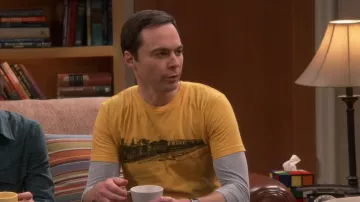 The Train Shirt of Sheldon Cooper (Jim Parsons) in The Big Bang Theory S11E08