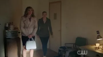 Le sac à main Kate Spade New York de Alice Cooper (Madchen Amick) dans Riverdale S02E10
