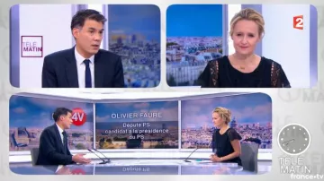 El vestido largo de coraza de encaje negro de Caroline Roux en Télématin de 11/012018