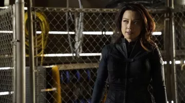 Chaqueta usada por Melinda May (Ming-Na) como se ve en Marvel's Agents of S.H.I.E.L.D. S04E10