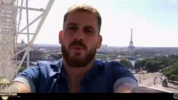 La vista de la Torre Eiffel en La Villa de los Corazones Rotos