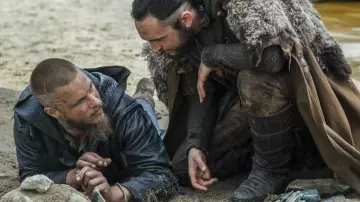 Le bracelet de Ragnar Lothbrok (Travis Fimmel) dans Vikings S03E06