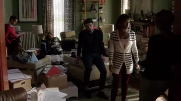 Le gilet rayé de Michaela Pratt (Aja Naomi King) dans How To Get Away With Murder S01E06
