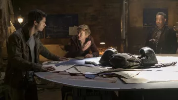 Cotton Jacket worn by Thomas (Dylan O’Brien) as seen in Maze Runner: The Death Cure