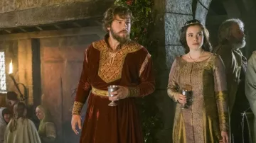 The pearl necklace Judith (Jennie Jacques) in Vikings S04E04