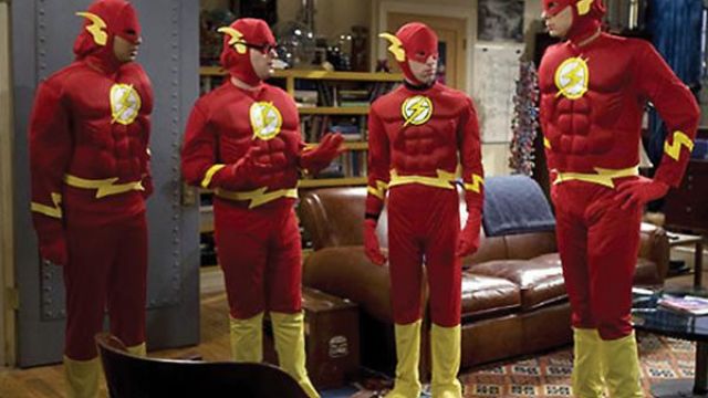 The costume of The Flash that is worn by the band in ' The Big Bang Theory S01E01