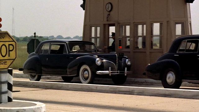 La Lincoln Continental de Sonny Corleone (James Caan) dans Le Parrain