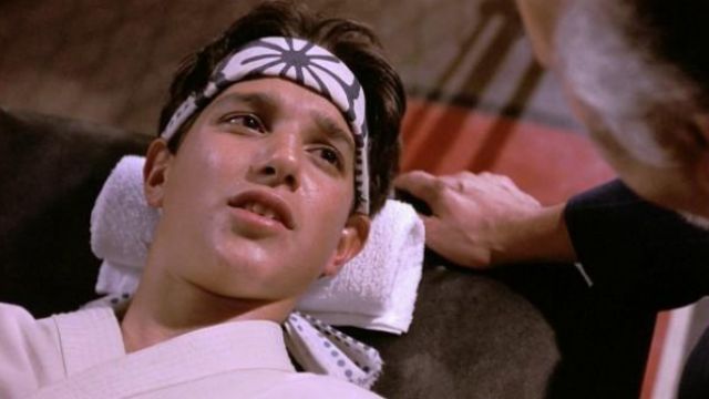 The bandana black and white karate worn by Daniel LaRusso (Ralph Macchio) in the film Karate Kid
