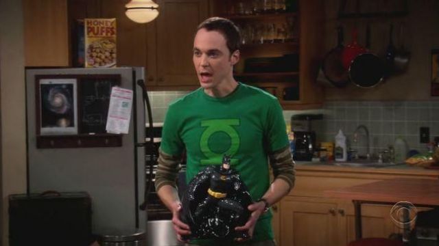 Distributor of biscuits Batman Sheldon Cooper (Jim Parsons) in The Big Bang  Theory S01E13 | Spotern