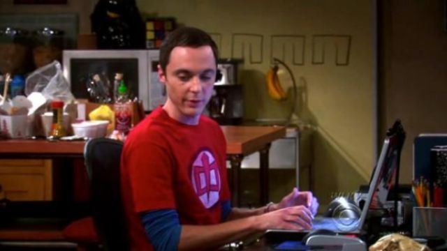 The t-shirt "Greatest American Hero" of Sheldon Cooper in The Big bang Theory