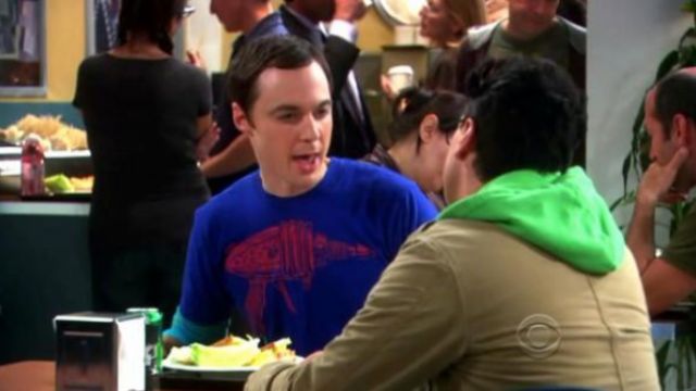 The t-shirt "Ray Gun" of Sheldon Cooper in The Big Bang Theory