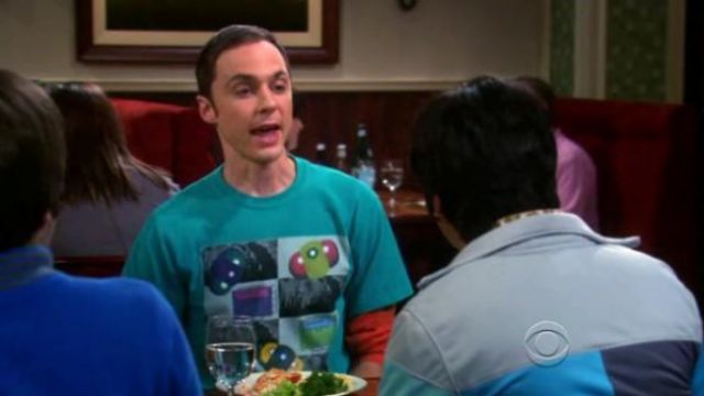 The t-shirt "Atmospheric CO2" by Sheldon Cooper (Jim Parsons) in The Big Bang Theory (S04E04)