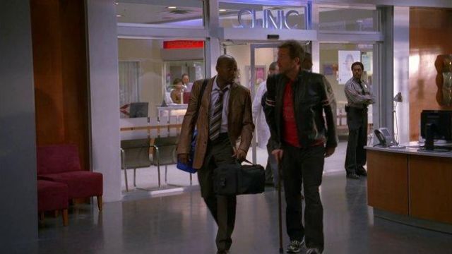 The cane Walnut Derby with Hugh Laurie in Dr. House