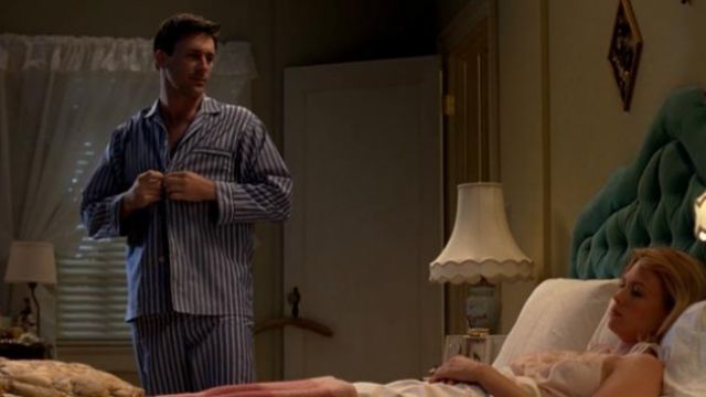 Le pyjama rayé de Don Draper (Jon Hamm) dans Mad Men (S01E02)