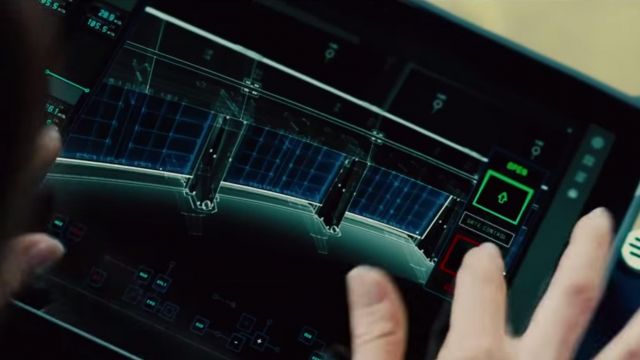 Tablette de Rebecca Ferguson dans Mission Impossible : Rogue Nation