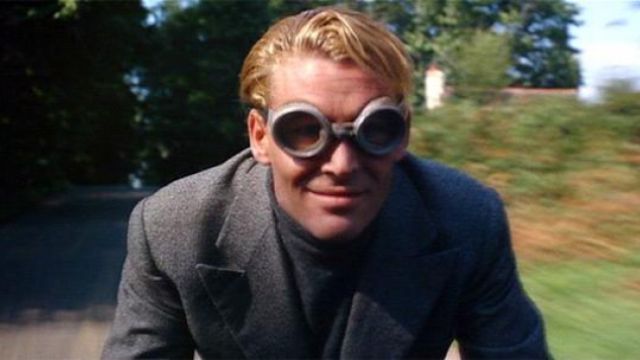 the motorcycle goggles of Peter O'toole in Lawrence of Arabia