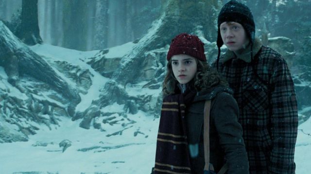 The scarf of the house Griffondor of Hermione Granger (Emma Watson) in Harry Potter and the Prisoner of azkaban