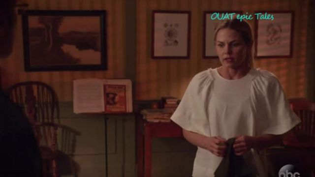 Haut blanc d'Emma Swan (Jennifer Morrison) dans Once upon a time