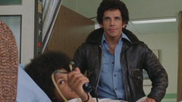 Le blouson cuir noir à col fourrure de David Starsky (Ben Stiller) dans  Starsky et Hutch | Spotern