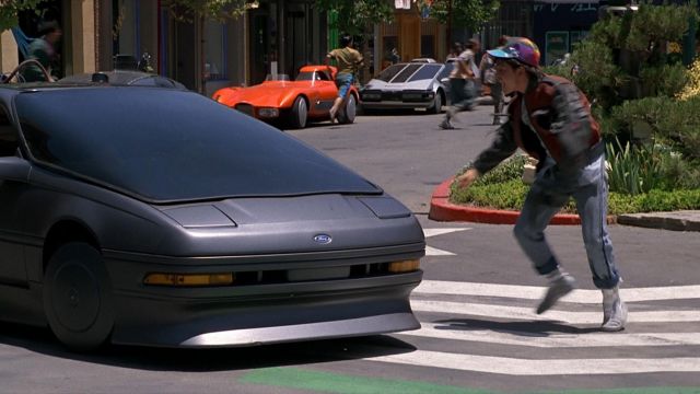 Les chaussures Nike de Marty McFly (Michael J. Fox) dans Retour vers le Futur II