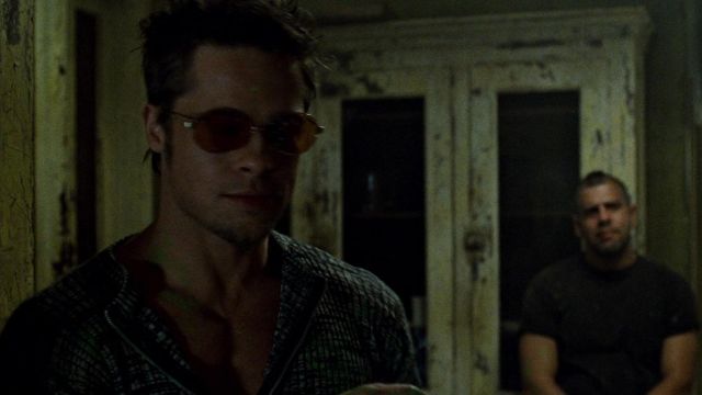 Sunglasses Oliver Peoples Sunset 523 Tyler Durden (Brad Pitt) in Fight Club  | Spotern