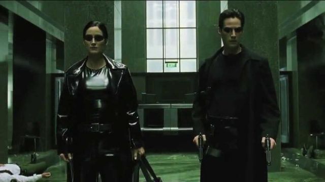 Les lunettes de soleil de Neo (Keanu Reeves) dans Matrix