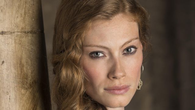 The earrings Aslaug (Alyssa Sutherland) for the promo of Vikings S04