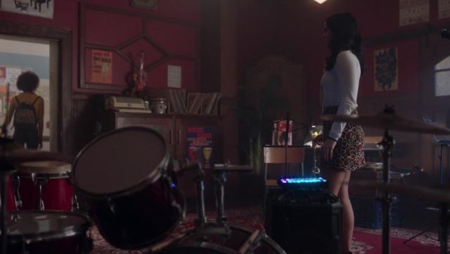The skirt in jacquard Zara Veronica Lodge (Camila Mendes) in Riverdale S02E11