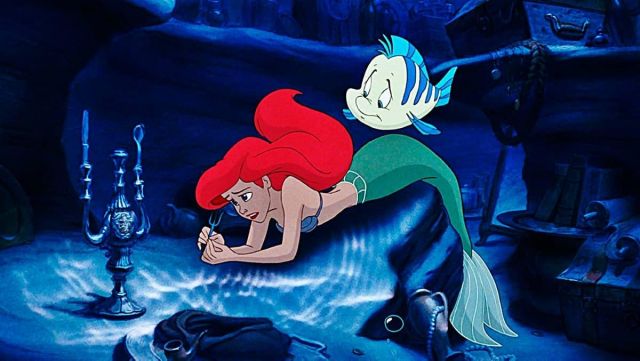 The costume of Ariel in the cartoon The little mermaid