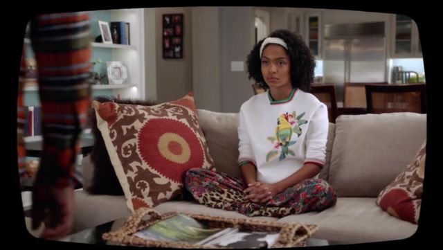 Zoey Johnson's (Yara Shahidi) Emrodered Maje Sweatshirt as seen in Grown-ish S01E05