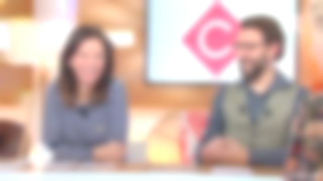 La marinière marine écriture brodée de Marion Ruggieri dans C à vous du 17/11/2017 (version mademoiselle)