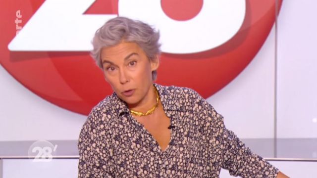 The blouse with flowers of Elisabeth Quin in 28 minutes of 31/08/2017