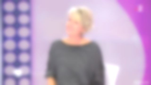 Suéter a rayas de Sophie Davant en el programa C'est au del 29/01/2018