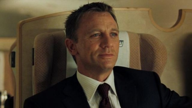 Train Printed Tie worn by James Bond (Daniel Craig) as seen in Casino Royale
