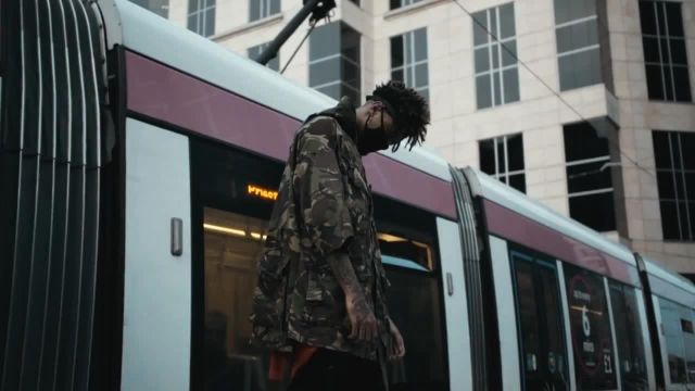 The jacket camouflage Scarlxrd in his video clip Heart Attack