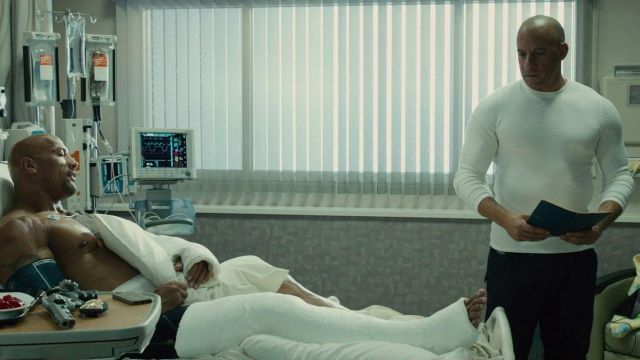 Le pull blanc moulant de Dominic Toretto (Vin Diesel) dans Fast and Furious 7