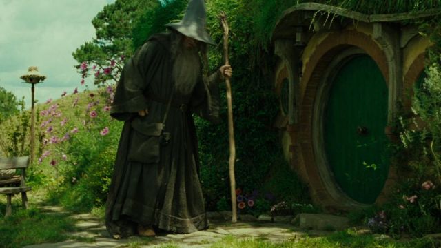 Satchel Bag worn by Gandalf The Grey (Ian McKellen) as seen in Lord of the Rings: Fellowship of the Rings