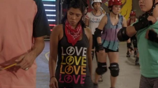 The t-shirt Chaser carried by Ximena Sinfuego (Lisseth Chavez) in The Fosters S05E13